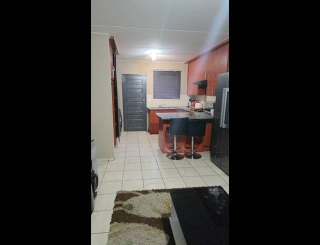 2 BEDROOM TOWNHOUSE FOR SALE IN BIRCHLEIGH